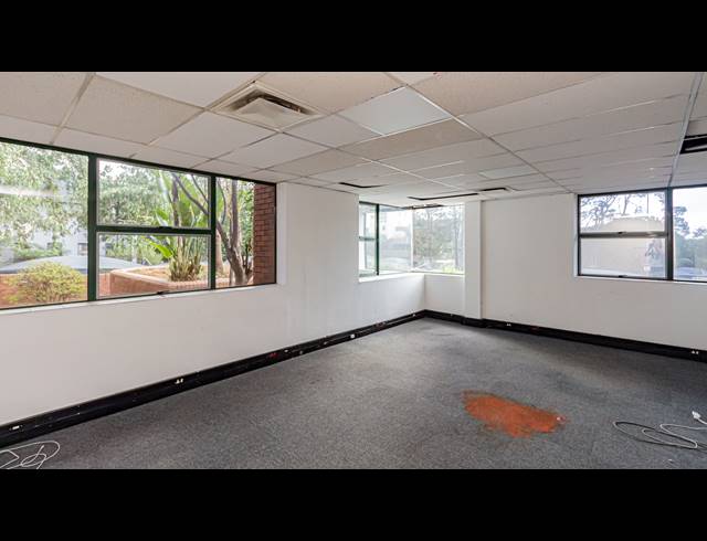 665M² OFFICE TO LET IN FERNDALE